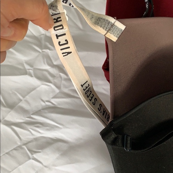 Victoria Secret Bras (2) - Picture 4 of 4